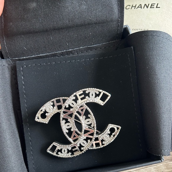 Chanel Brooch fall/winter 22-23 - Picture 4 of 5